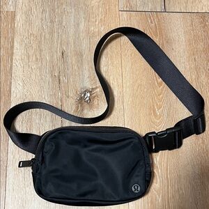 lululemon athletica belt bag